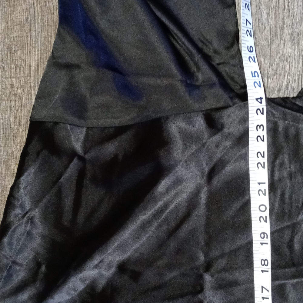 Black Robe - Picture 6 of 6